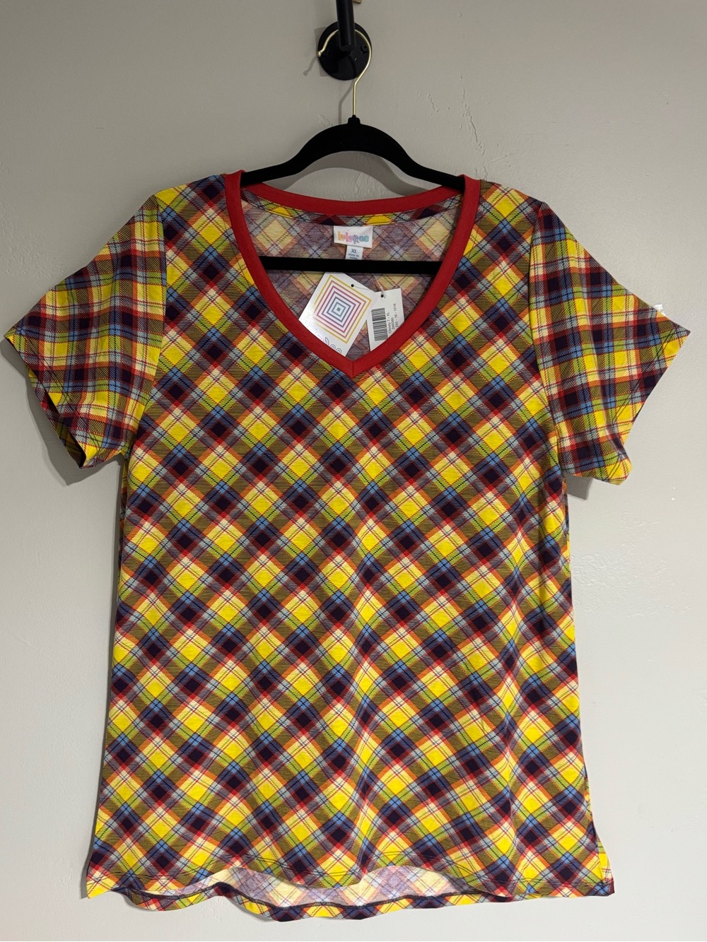 Women’s Plaid Top yellow red Size XL
Casual all year top LulaRoe new